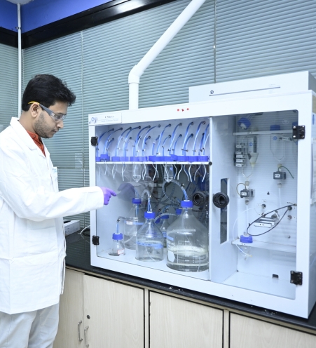 Peptides & Peptidomimetics Synthesis